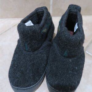 Women's Black Wool Slippers